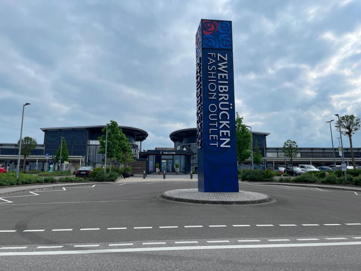 ピルマゼンスSchuhpartment Am Pfaelzer Wald Naehe Outlet Center Zweibrueckenアパートメント エクステリア 写真